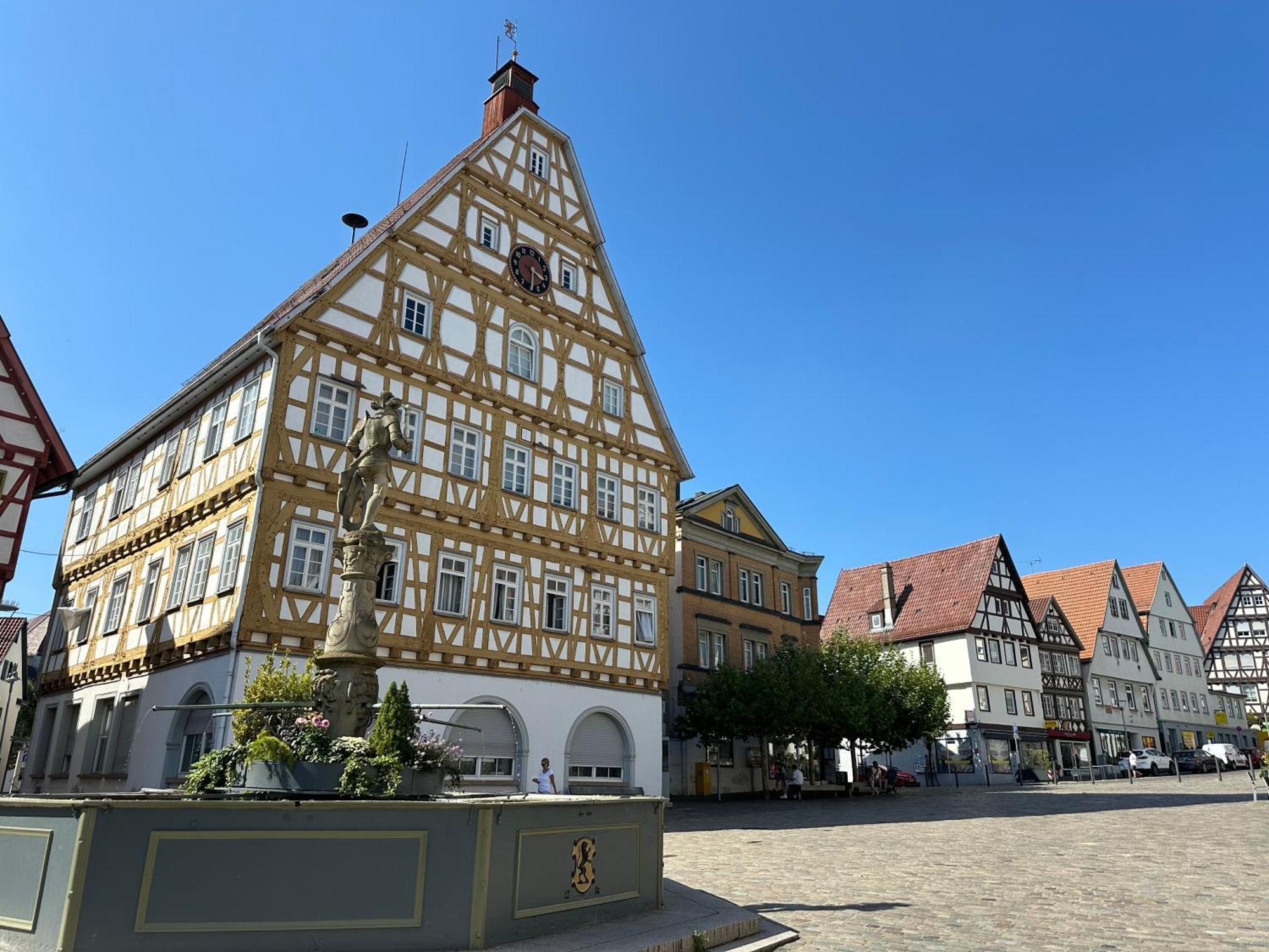 Apartment Im Herzen Der Altstadt - Leonberg Naehe Stuttgart Exterior photo